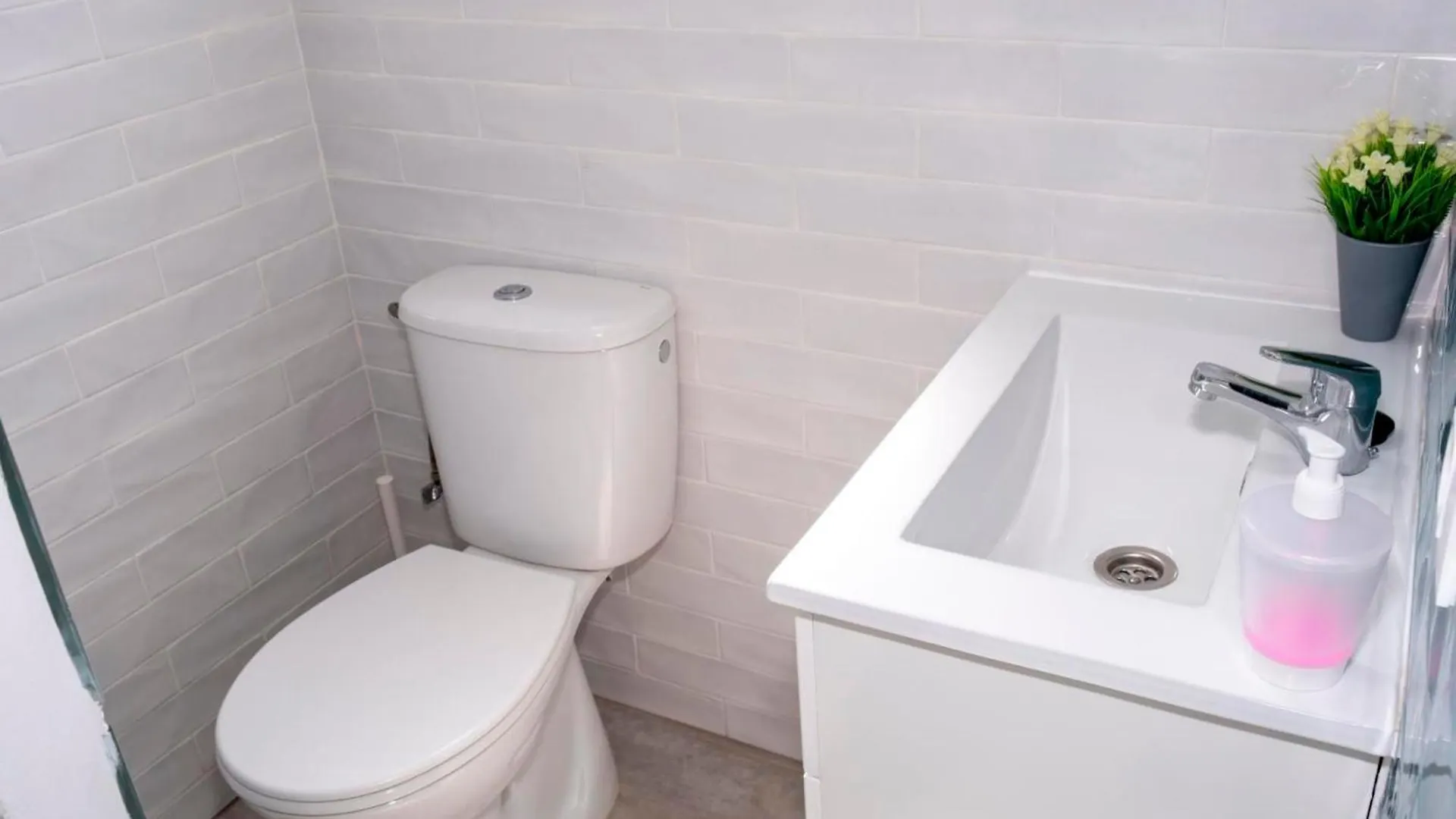 Estudio Duplex Para Familias Y Parejas كونيل ذي لا فرونتيرا شقة