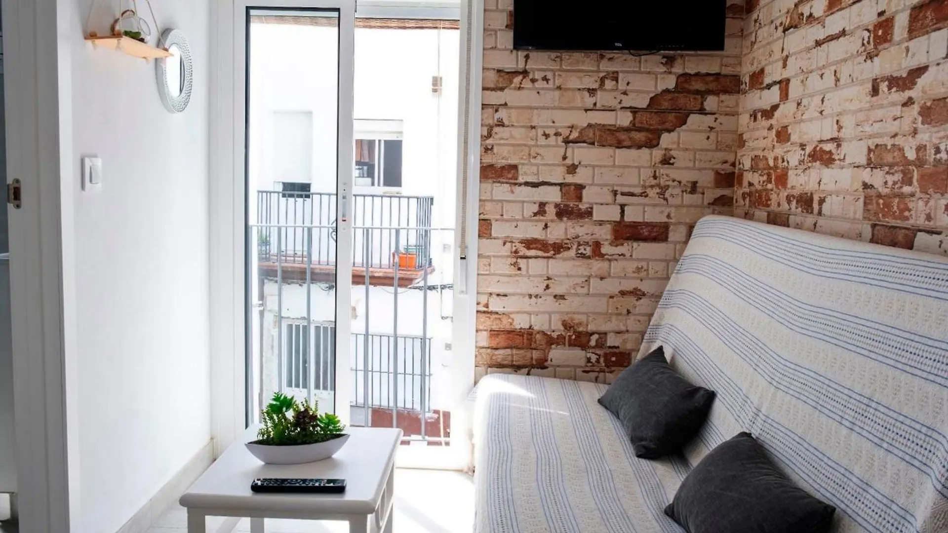 Estudio Duplex Para Familias Y Parejas كونيل ذي لا فرونتيرا 0*,